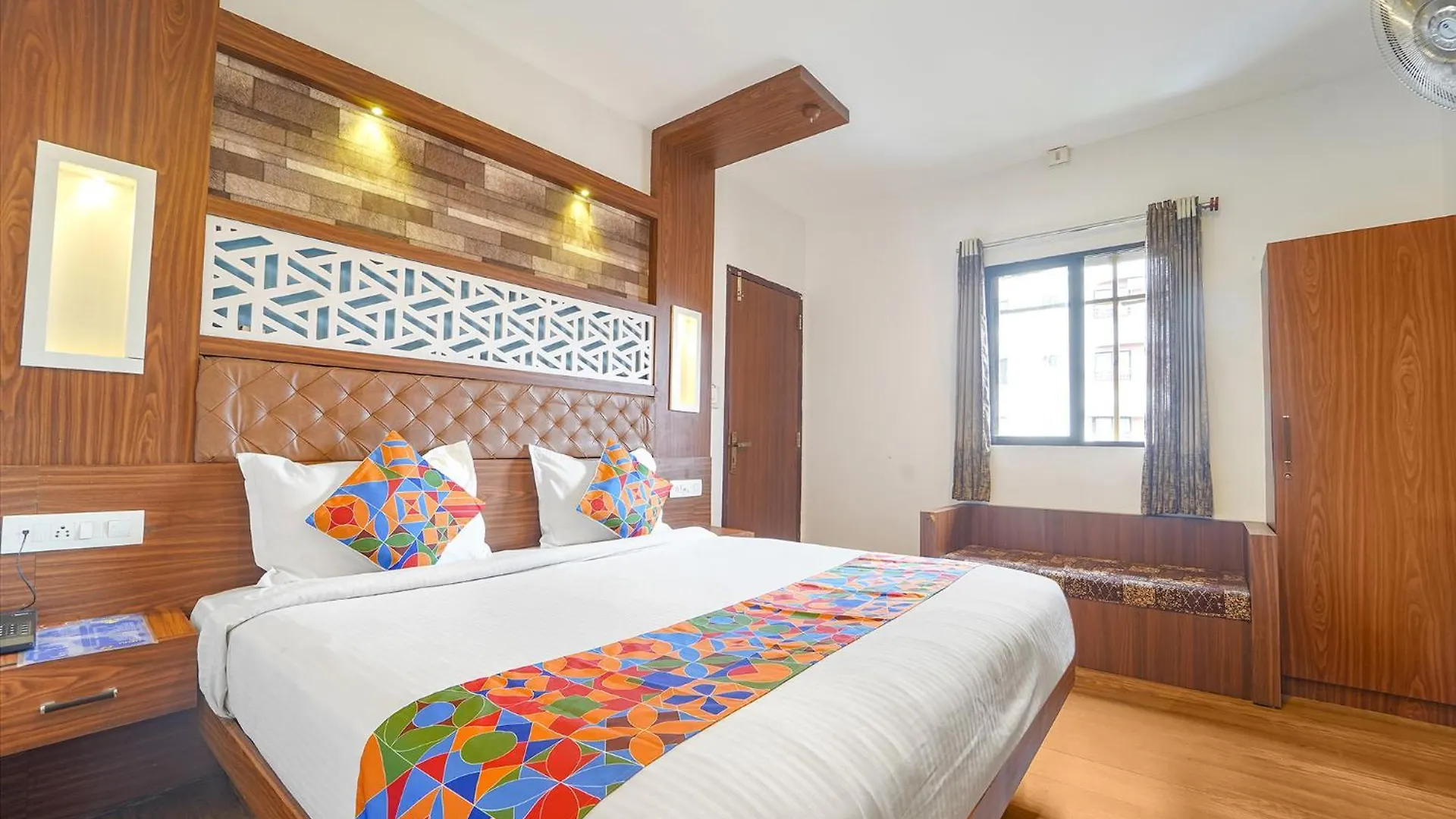 Hotel Fabhotel Qube - 800M From Ernakulam Junction South Railway Station Kochi