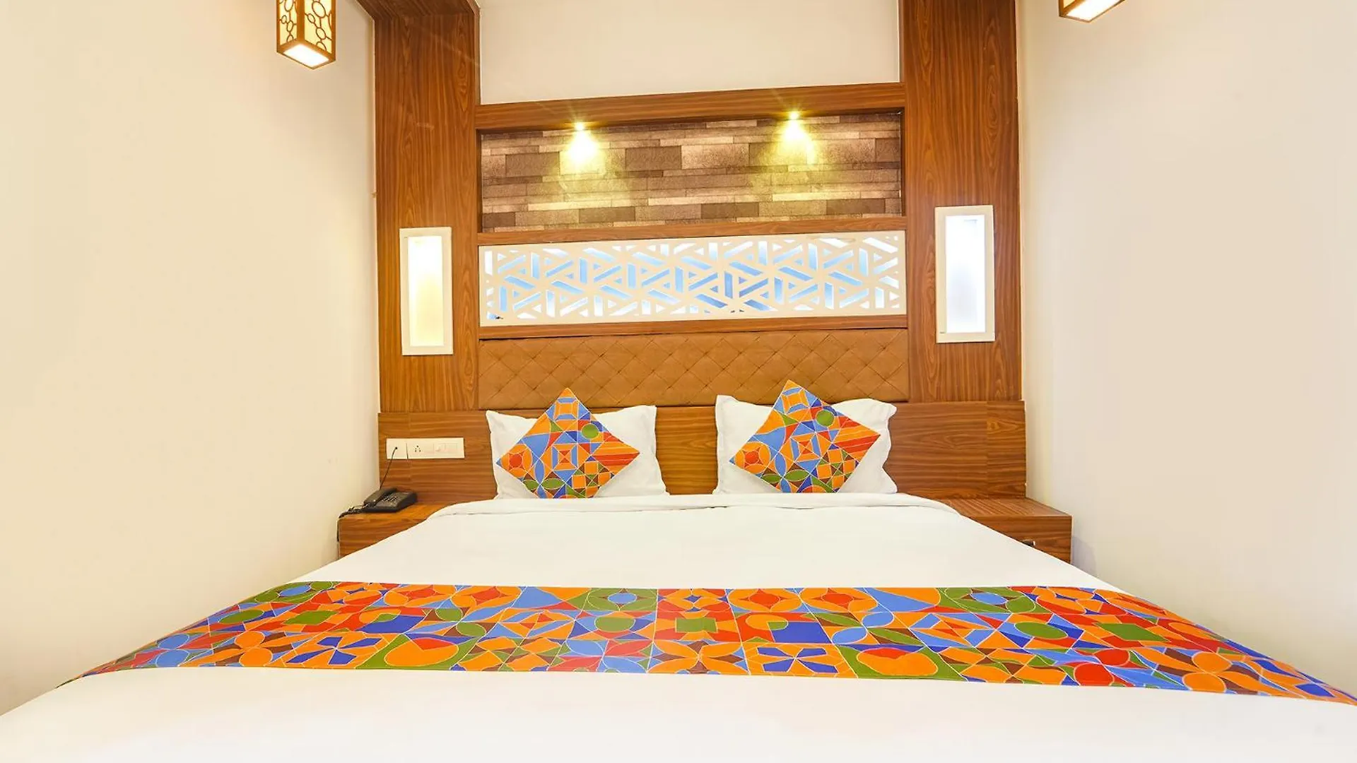 Fabhotel Qube - 800M From Ernakulam Junction South Railway Station Kochi 3*,  India