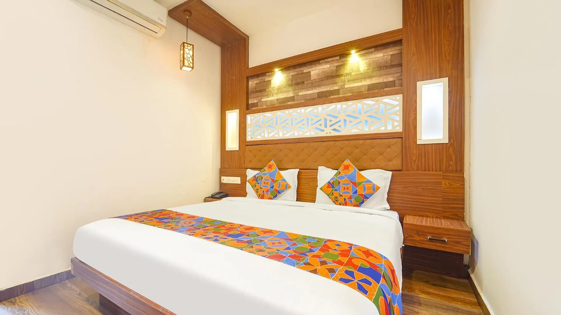 Fabhotel Qube - 800M From Ernakulam Junction South Railway Station Kochi 3*,