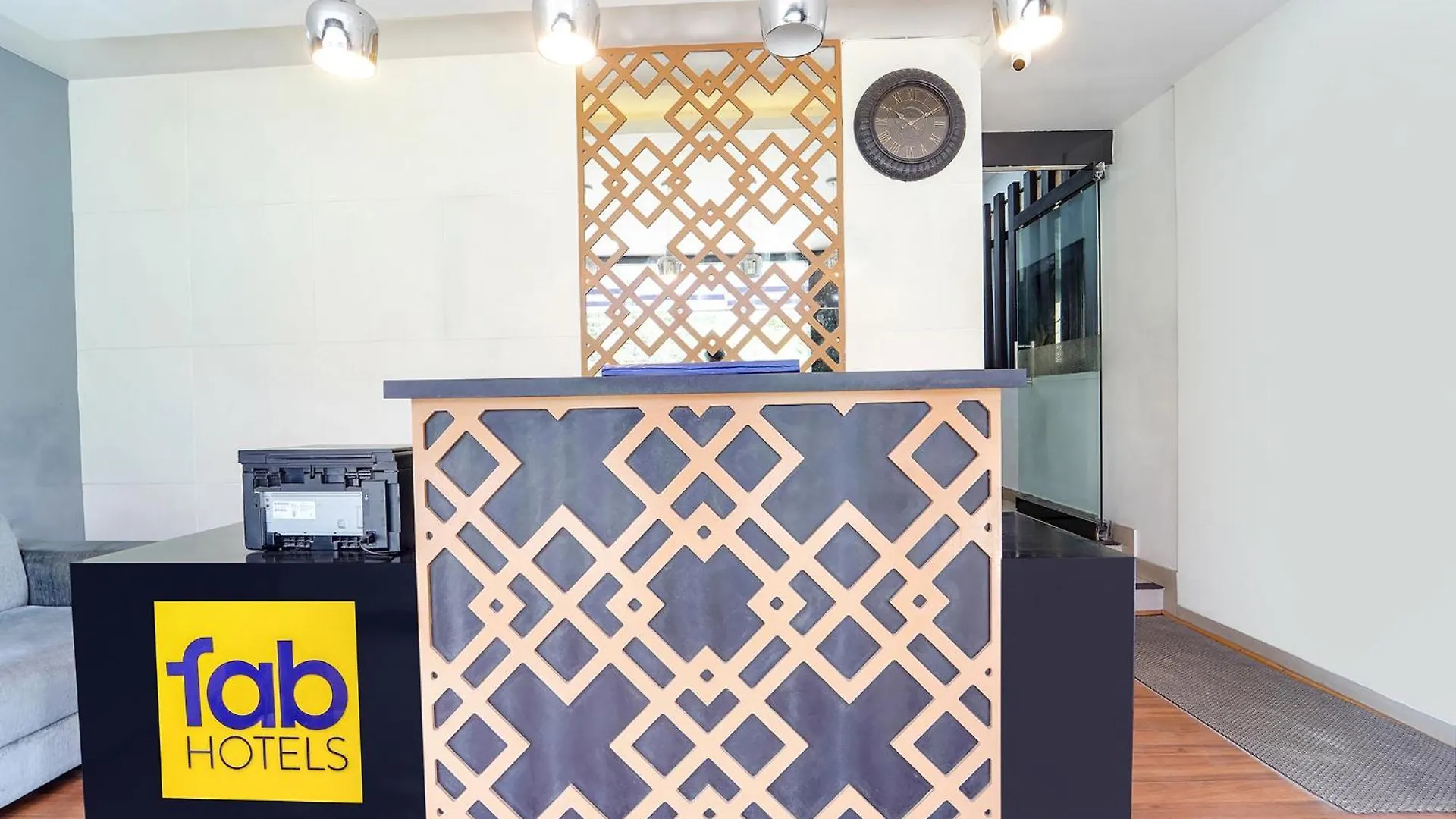 Hotel Fabhotel Qube - 800M From Ernakulam Junction South Railway Station Kochi