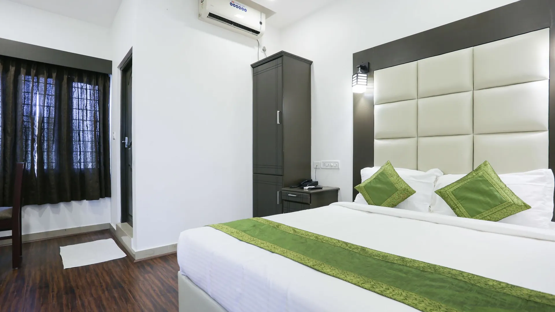 Fabhotel Qube - 800M From Ernakulam Junction South Railway Station Kochi Hotel