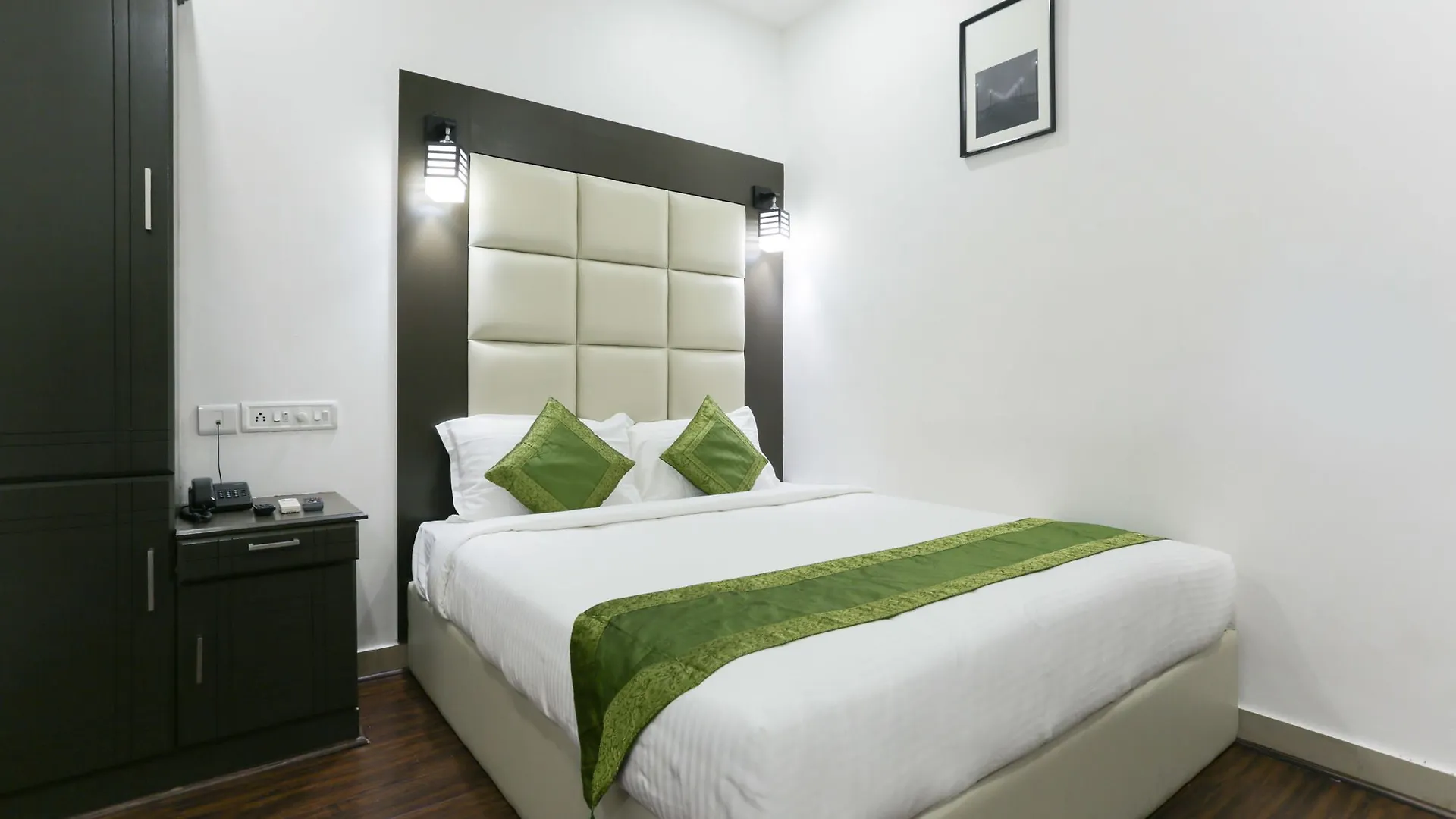 Hotel Fabhotel Qube - 800M From Ernakulam Junction South Railway Station Kochi